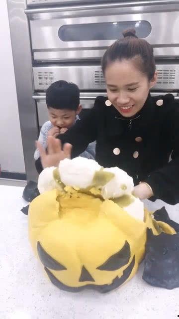 侄子和老公吃瓜,侄子与老公的欢乐吃瓜时光