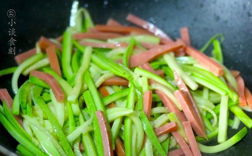 梦见吃瓜水分足,瓜果飘香，水分充足的奇幻之旅