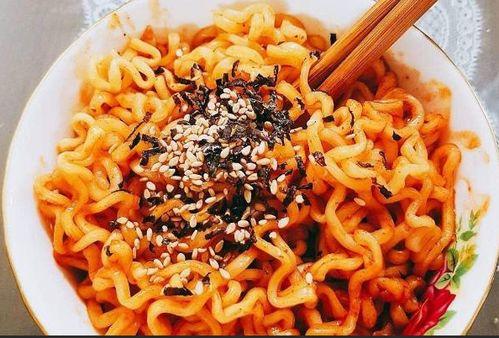 吃瓜直播火鸡面,火鸡面成网红美食新宠